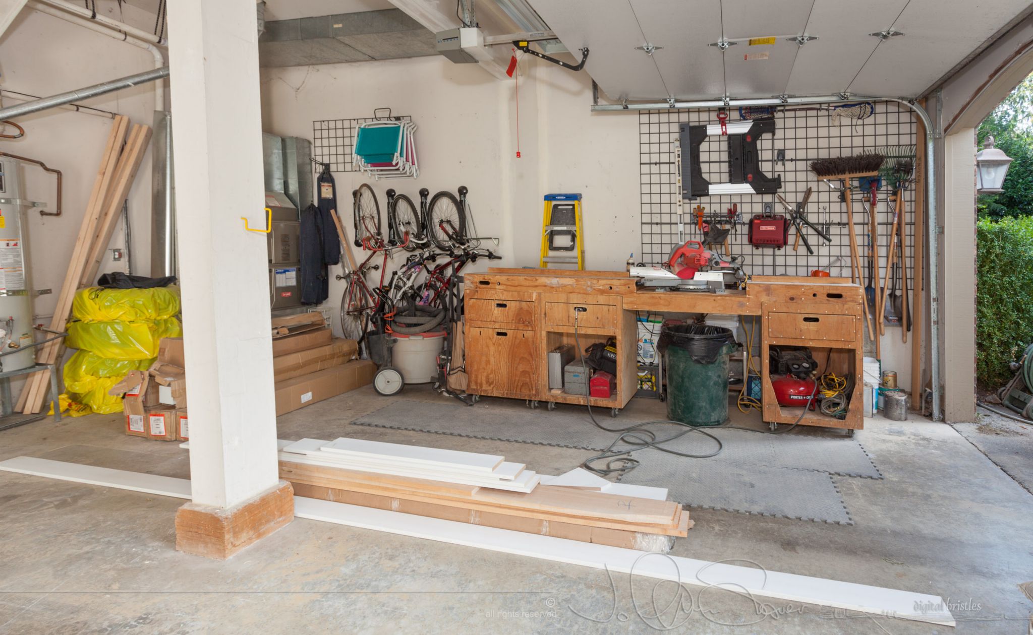Mobile workshop in the garage